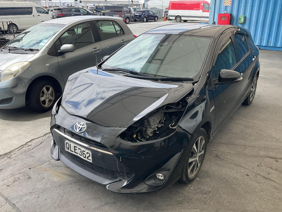 Photo '5' of Toyota Aqua Hybrid Photo '5' of Toyota Aqua Hybrid