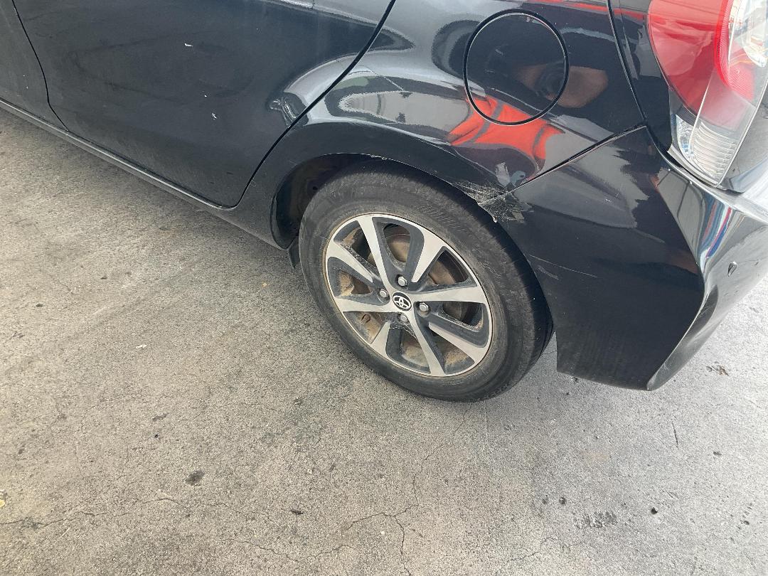 Photo '10' of Toyota Aqua Hybrid Photo '10' of Toyota Aqua Hybrid