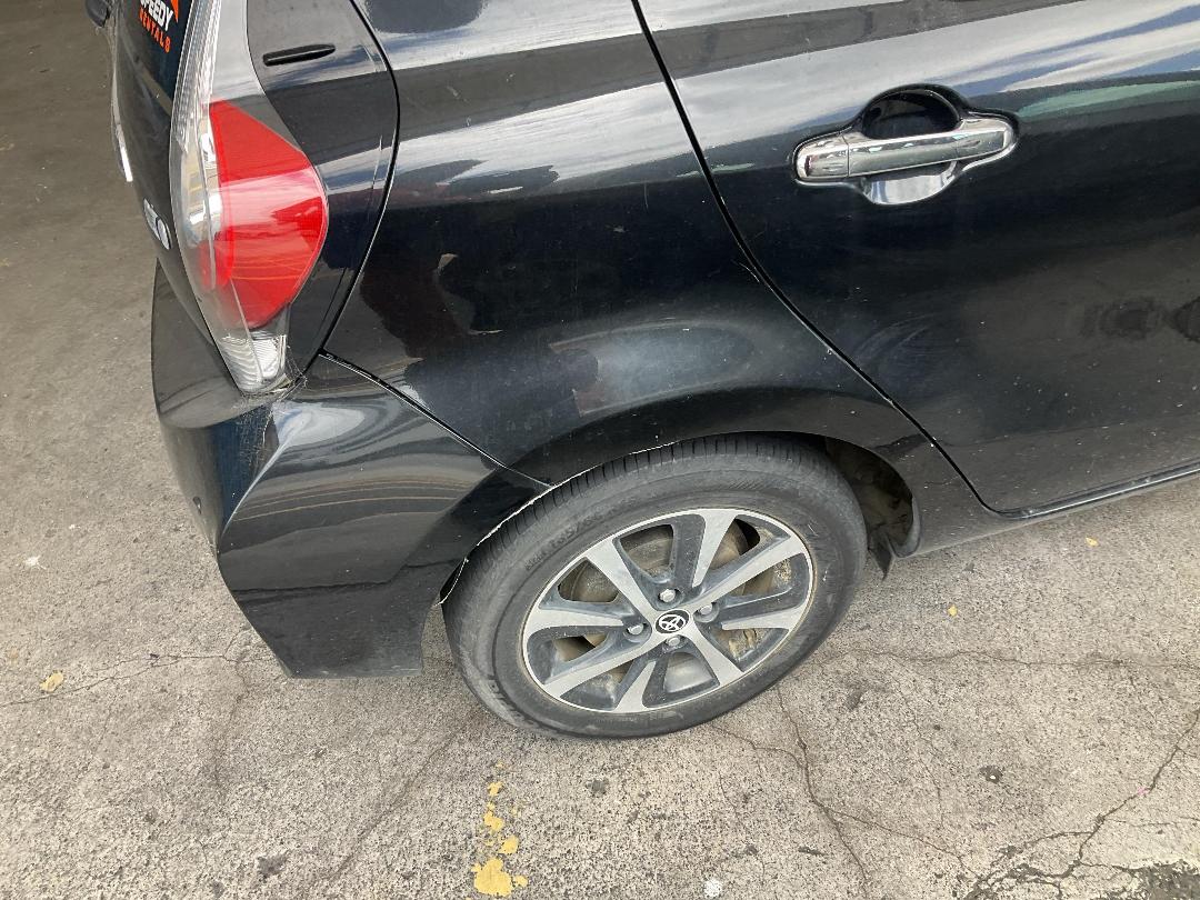 Photo '13' of Toyota Aqua Hybrid Photo '13' of Toyota Aqua Hybrid