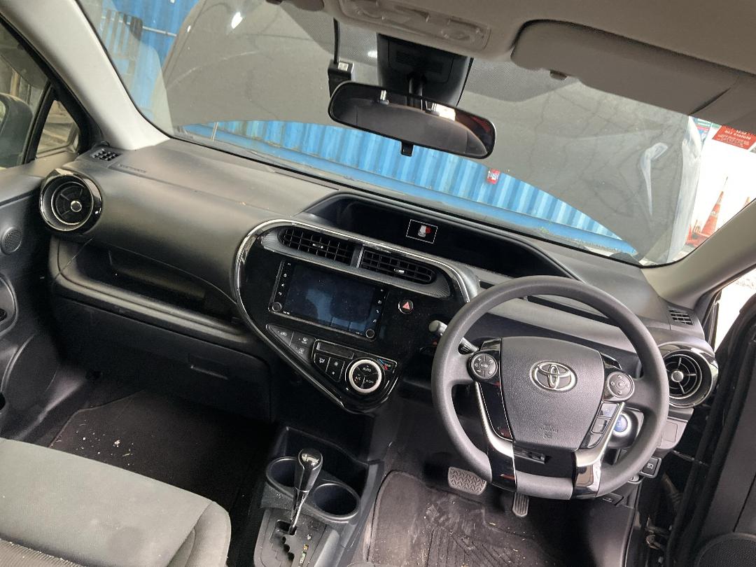 Photo '21' of Toyota Aqua Hybrid Photo '21' of Toyota Aqua Hybrid