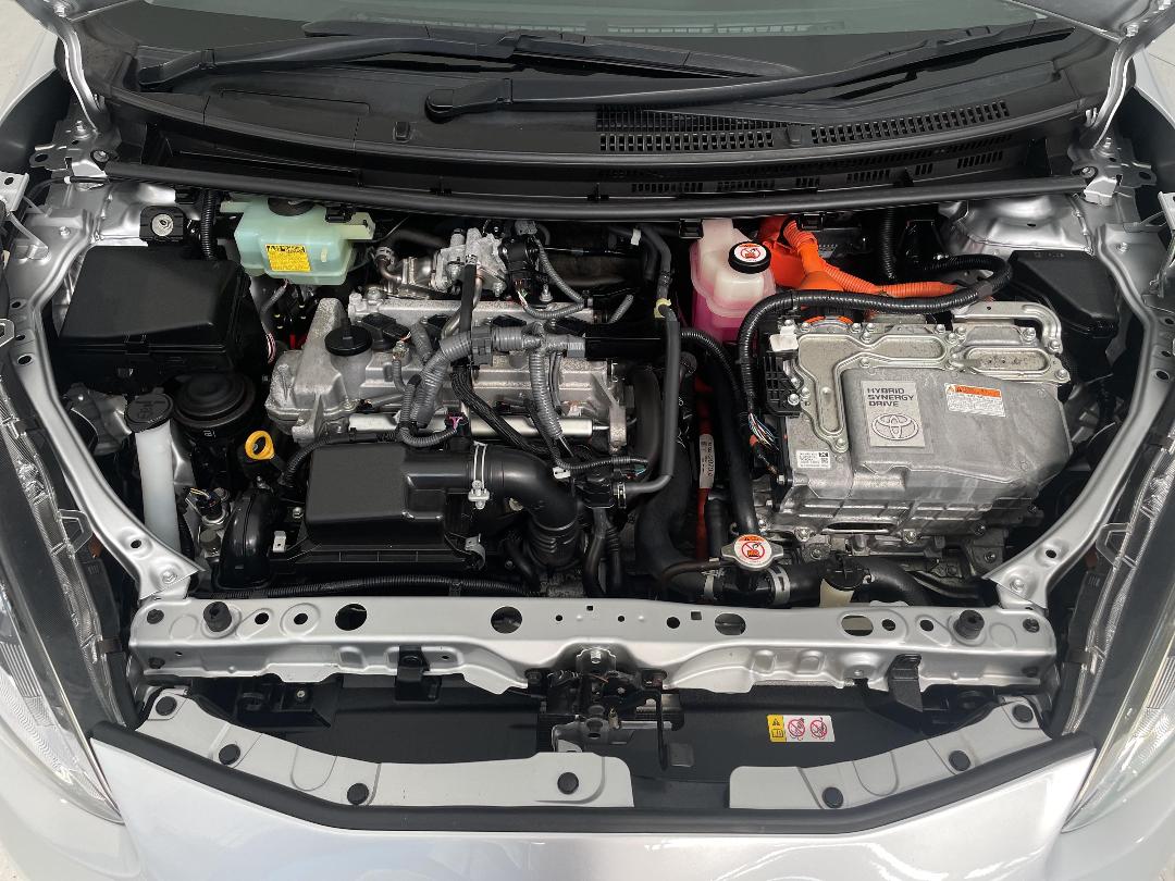 Photo '13' of Toyota Aqua