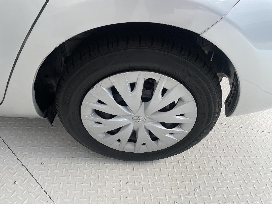 Photo '11' of Toyota Aqua