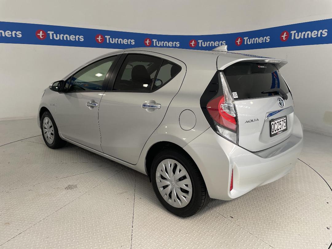 Photo '5' of Toyota Aqua