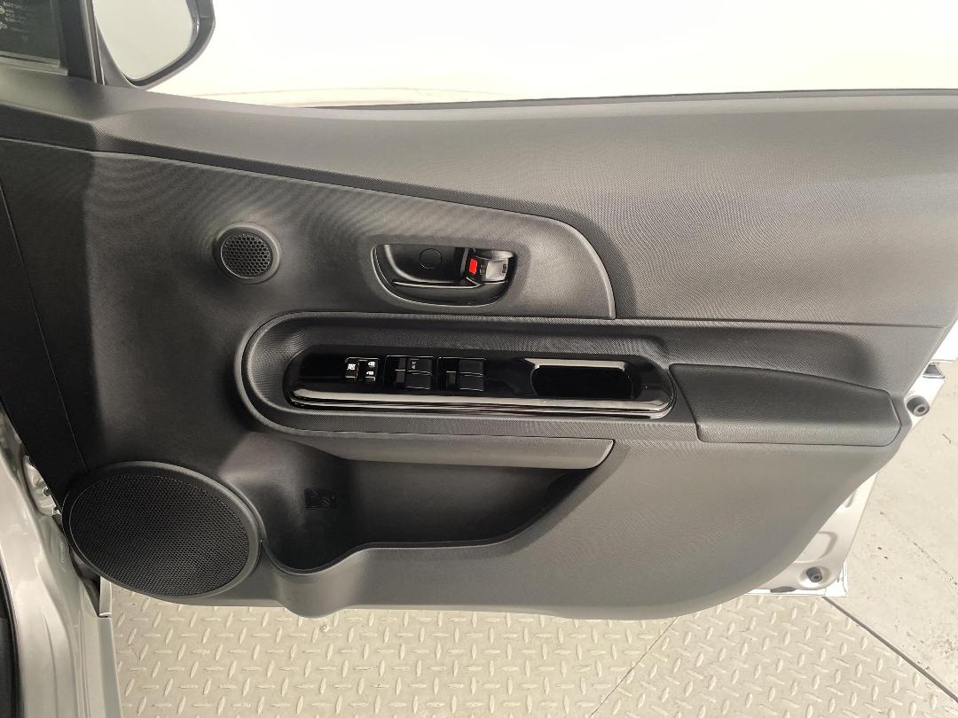 Photo '15' of Toyota Aqua