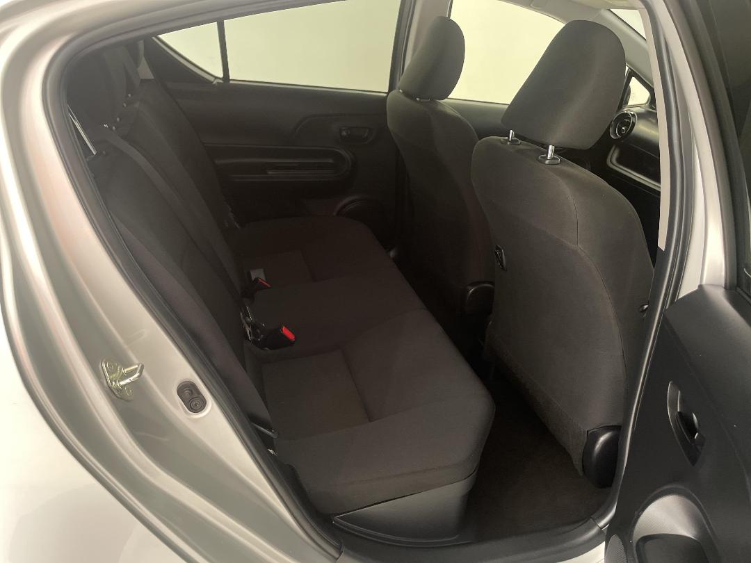 Photo '20' of Toyota Aqua