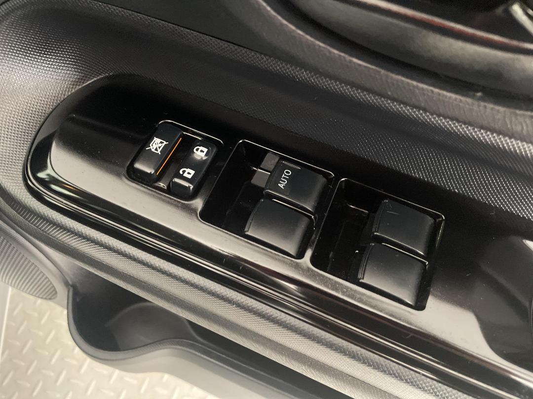 Photo '23' of Toyota Aqua