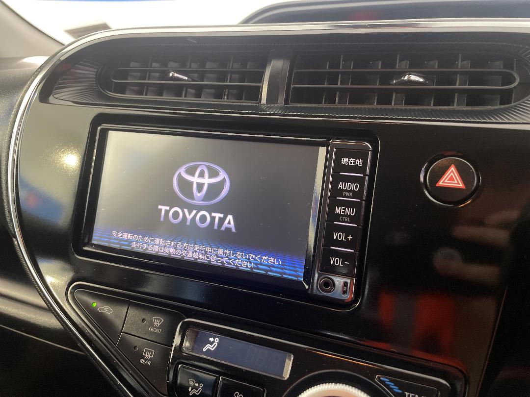 Photo '28' of Toyota Aqua