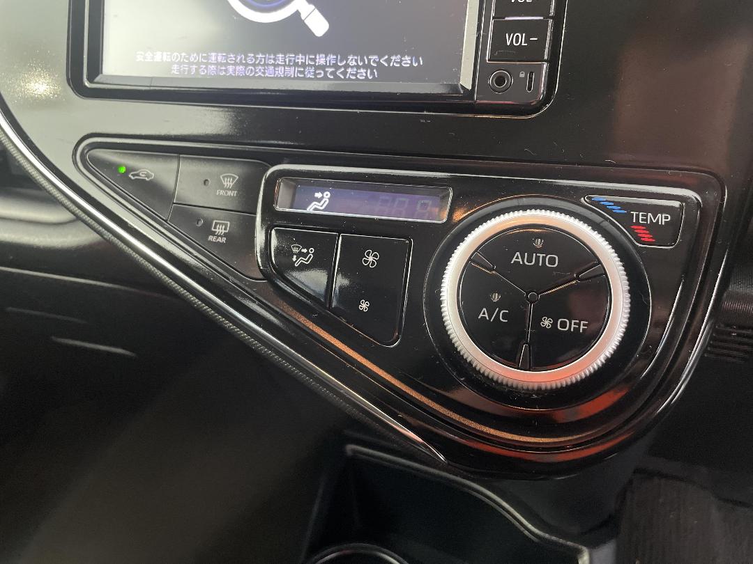 Photo '30' of Toyota Aqua