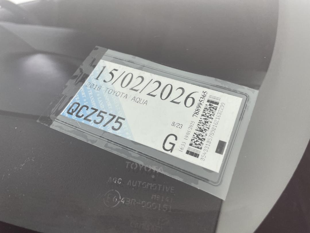 Photo '34' of Toyota Aqua