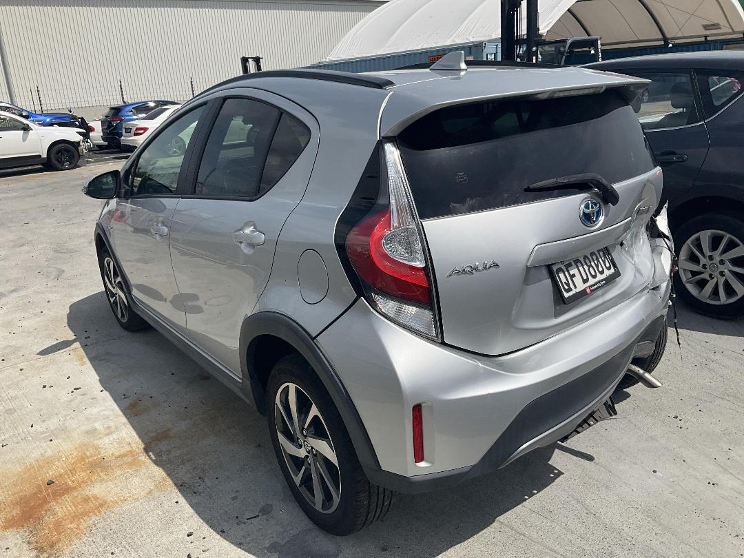 Photo '4' of Toyota Aqua