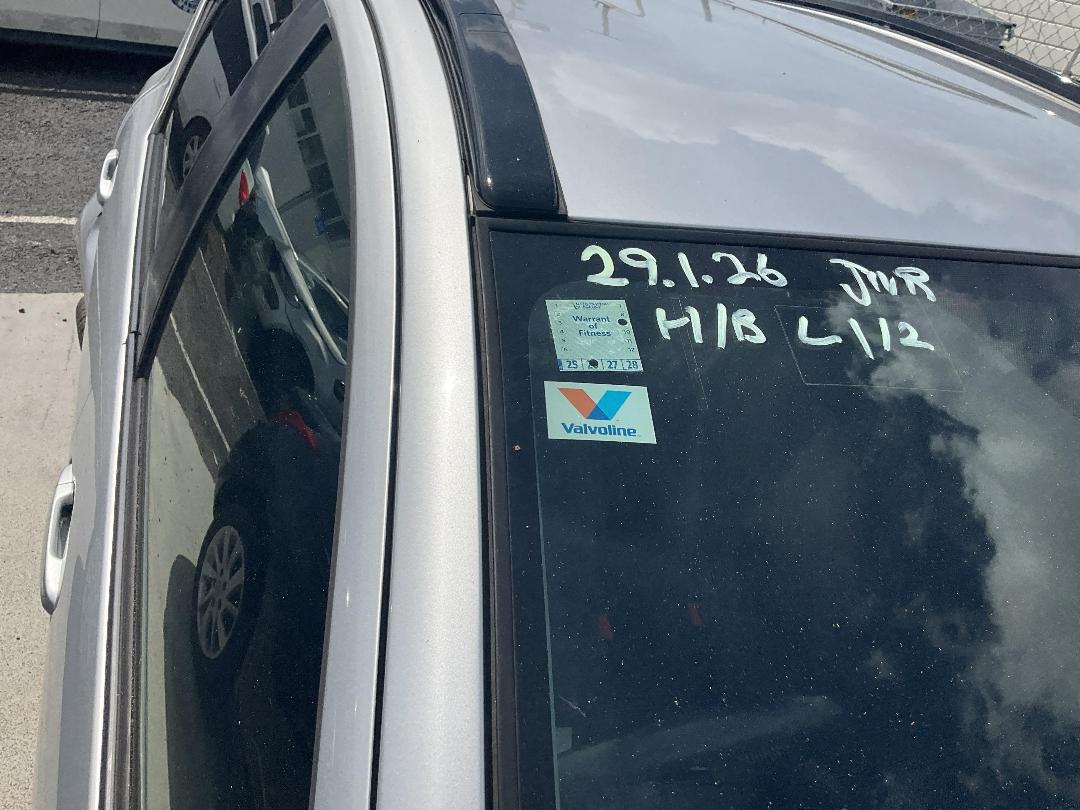 Photo '10' of Toyota Aqua