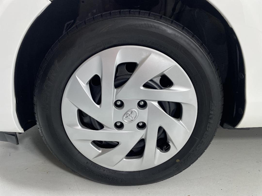 Photo '10' of Toyota Aqua