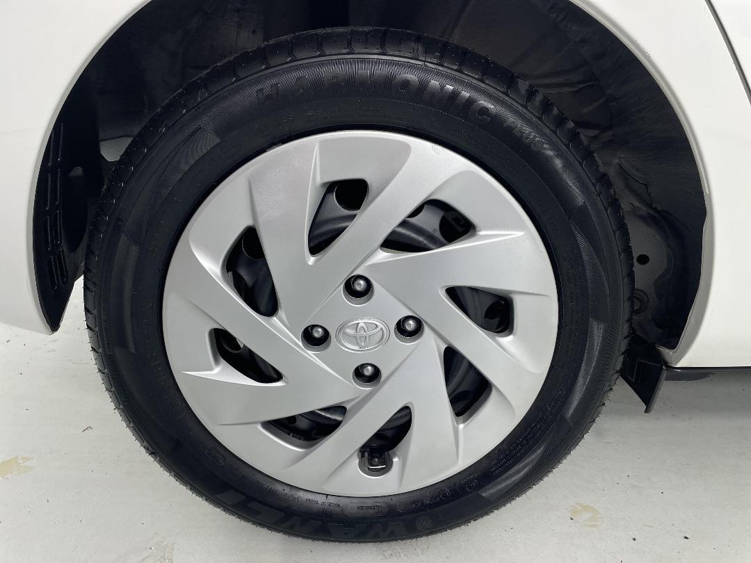 Photo '12' of Toyota Aqua