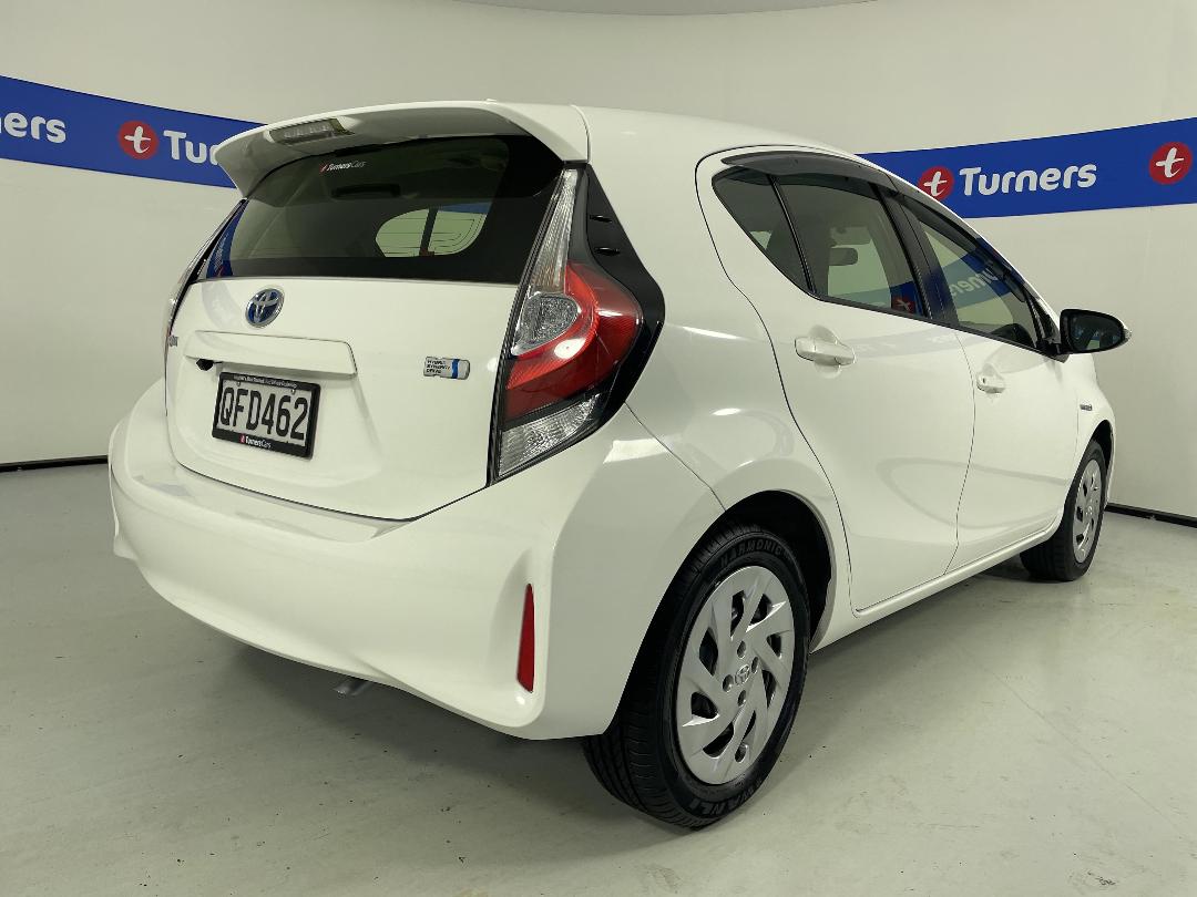 Photo '7' of Toyota Aqua