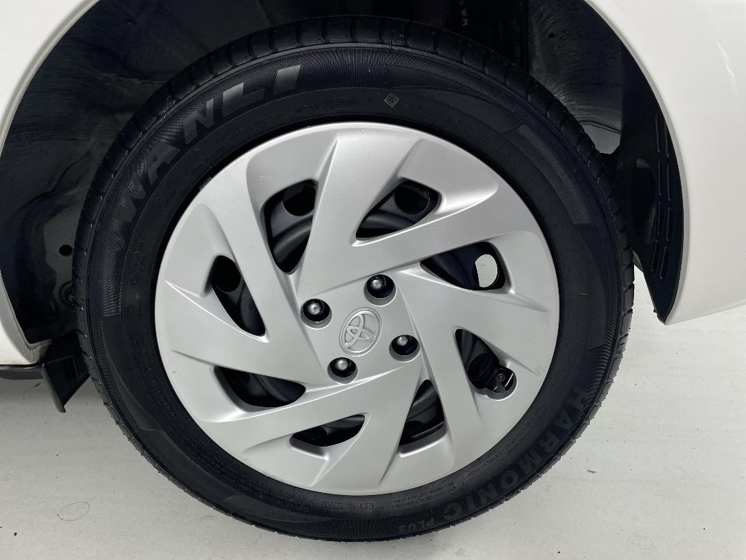 Photo '11' of Toyota Aqua