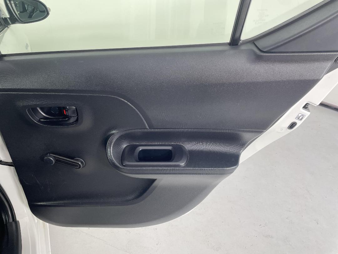 Photo '19' of Toyota Aqua