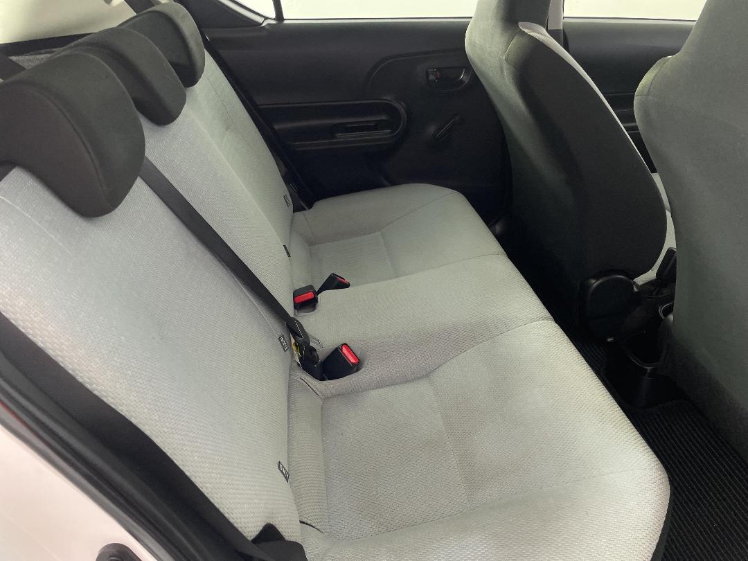 Photo '20' of Toyota Aqua