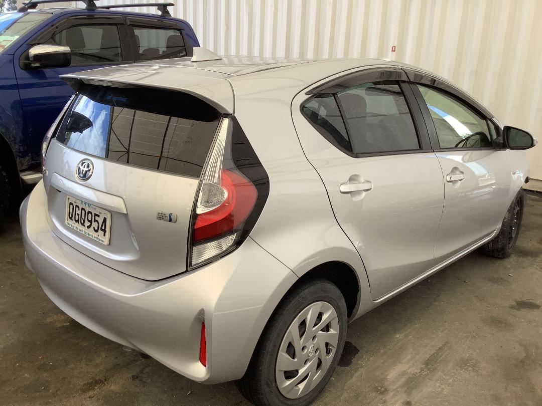 Photo '5' of Toyota Aqua