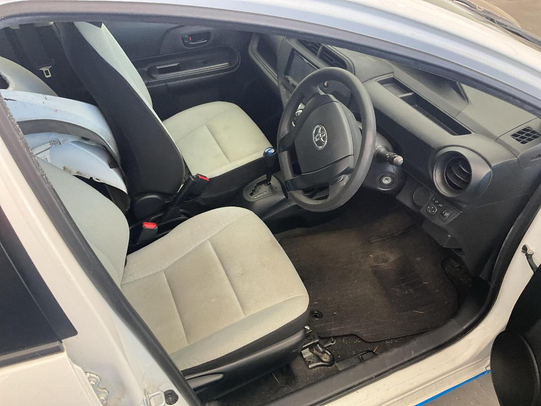 Photo '10' of Toyota Aqua