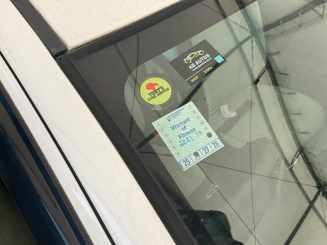 Photo '13' of Toyota Aqua