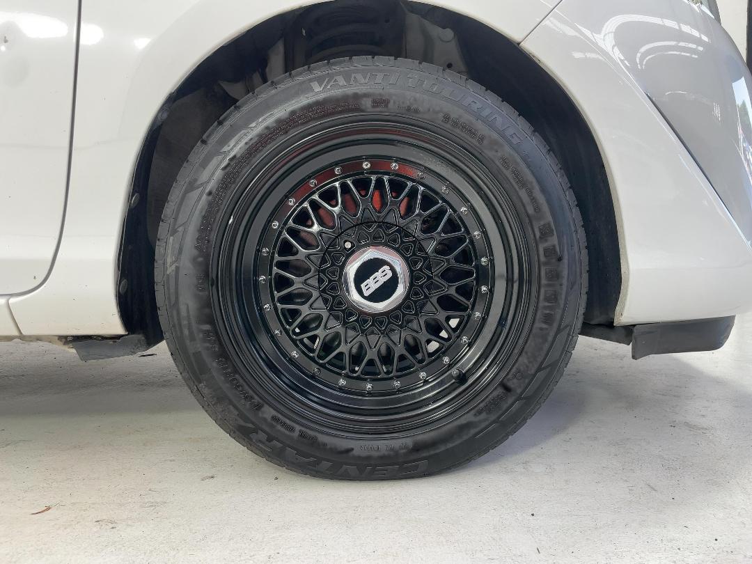 Photo '9' of Toyota Aqua