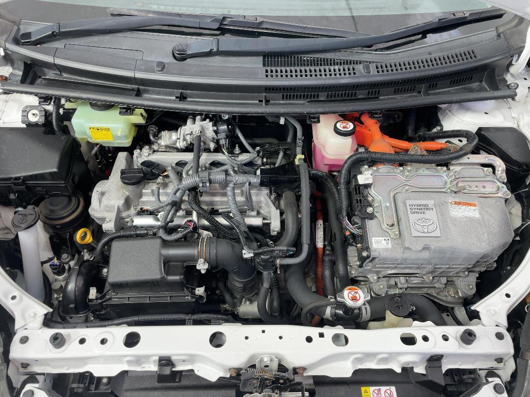 Photo '13' of Toyota Aqua