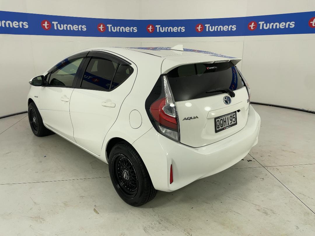 Photo '5' of Toyota Aqua