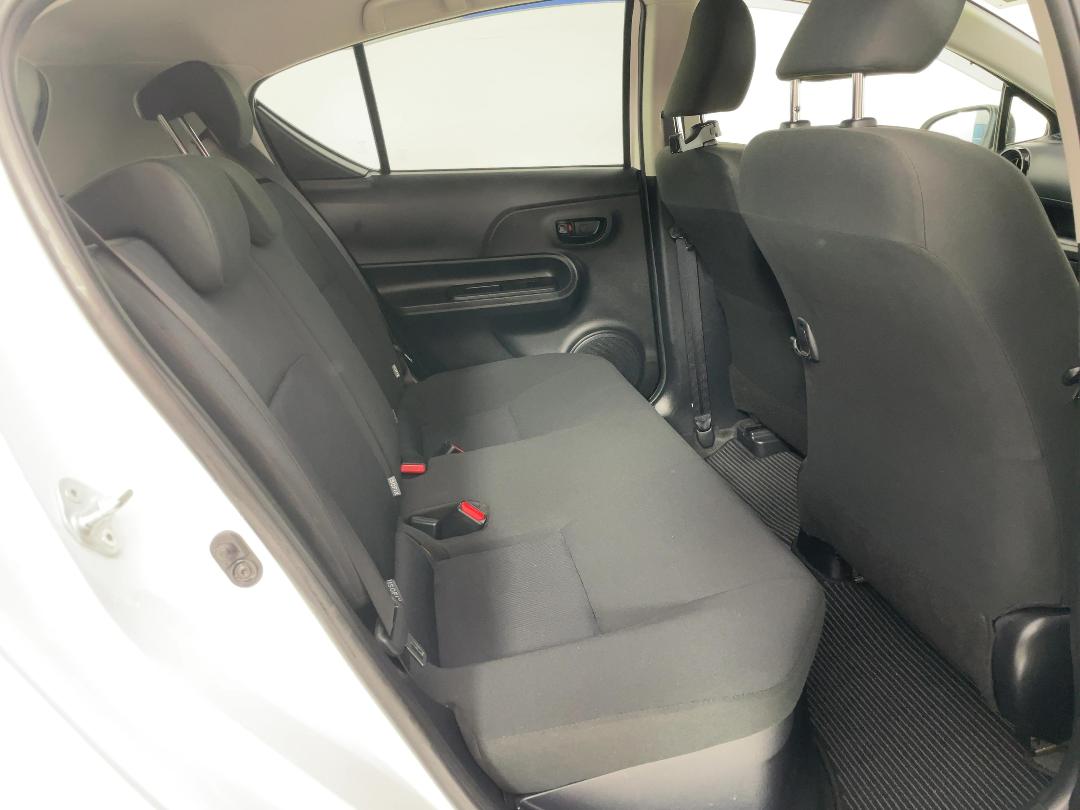 Photo '20' of Toyota Aqua