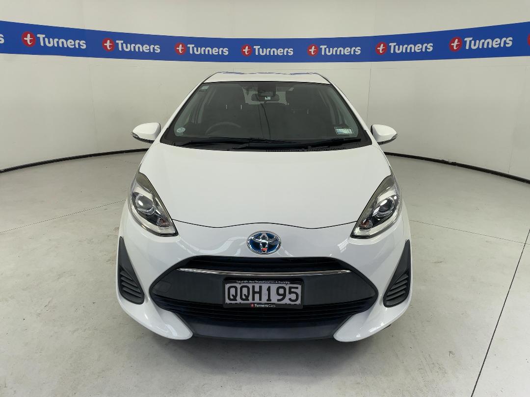 Photo '2' of Toyota Aqua