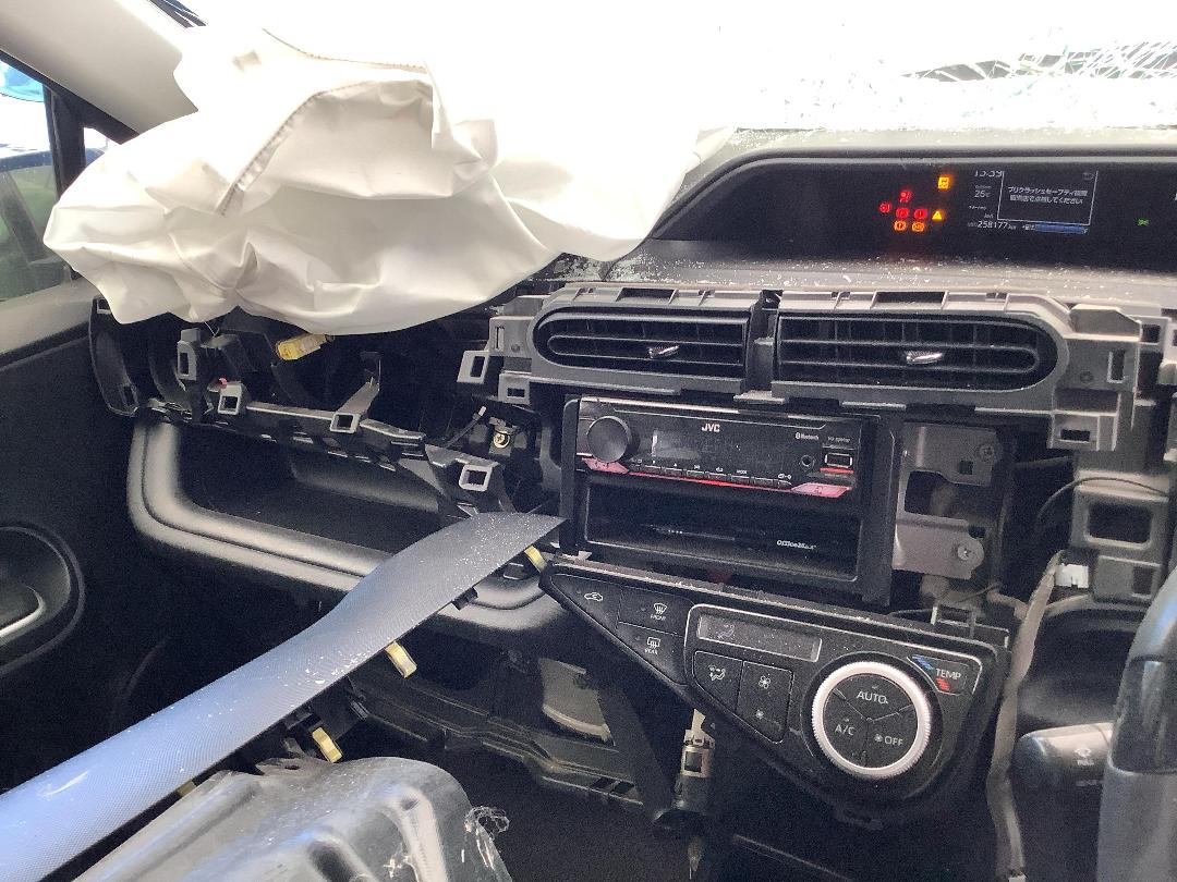 Photo '17' of Toyota Aqua