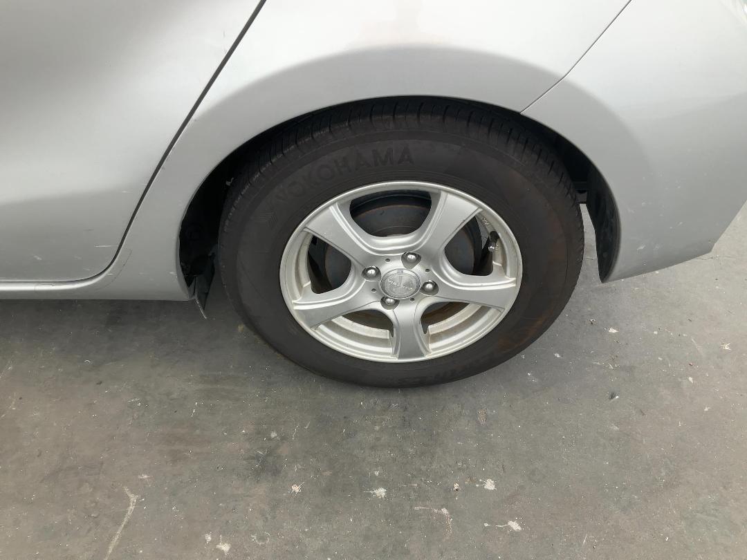 Photo '13' of Toyota Aqua Hybrid