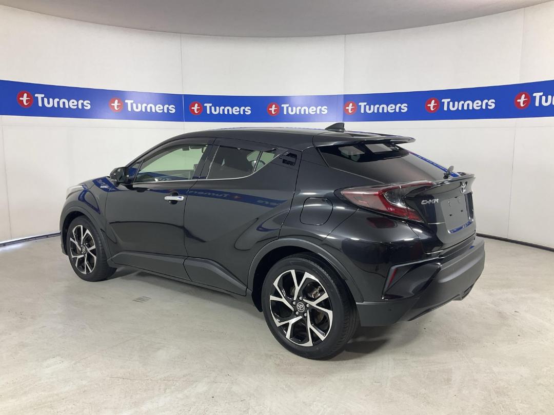 Photo '5' of Toyota C-HR Photo '5' of Toyota C-HR