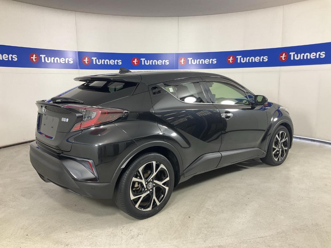 Photo '7' of Toyota C-HR Photo '7' of Toyota C-HR