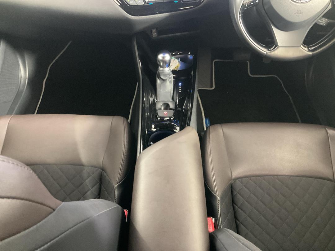 Photo '18' of Toyota C-HR Photo '18' of Toyota C-HR