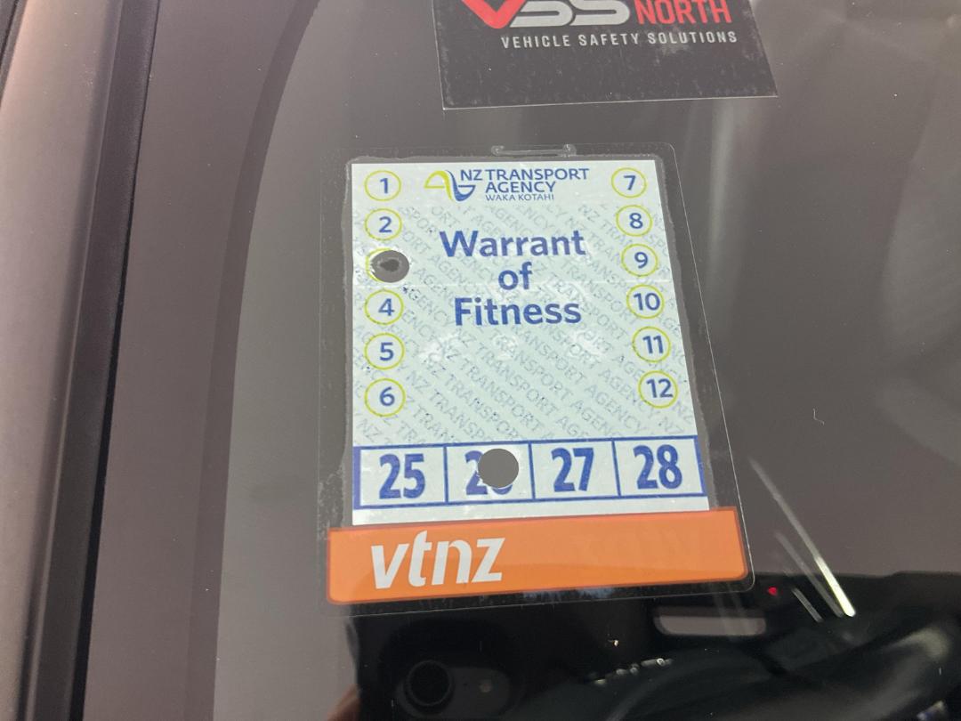 Photo '23' of Toyota C-HR Photo '23' of Toyota C-HR