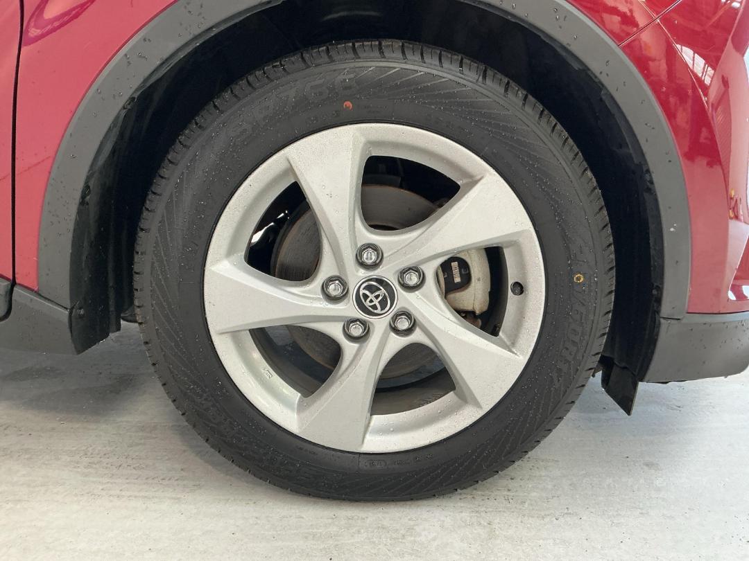 Photo '9' of Toyota C-HR