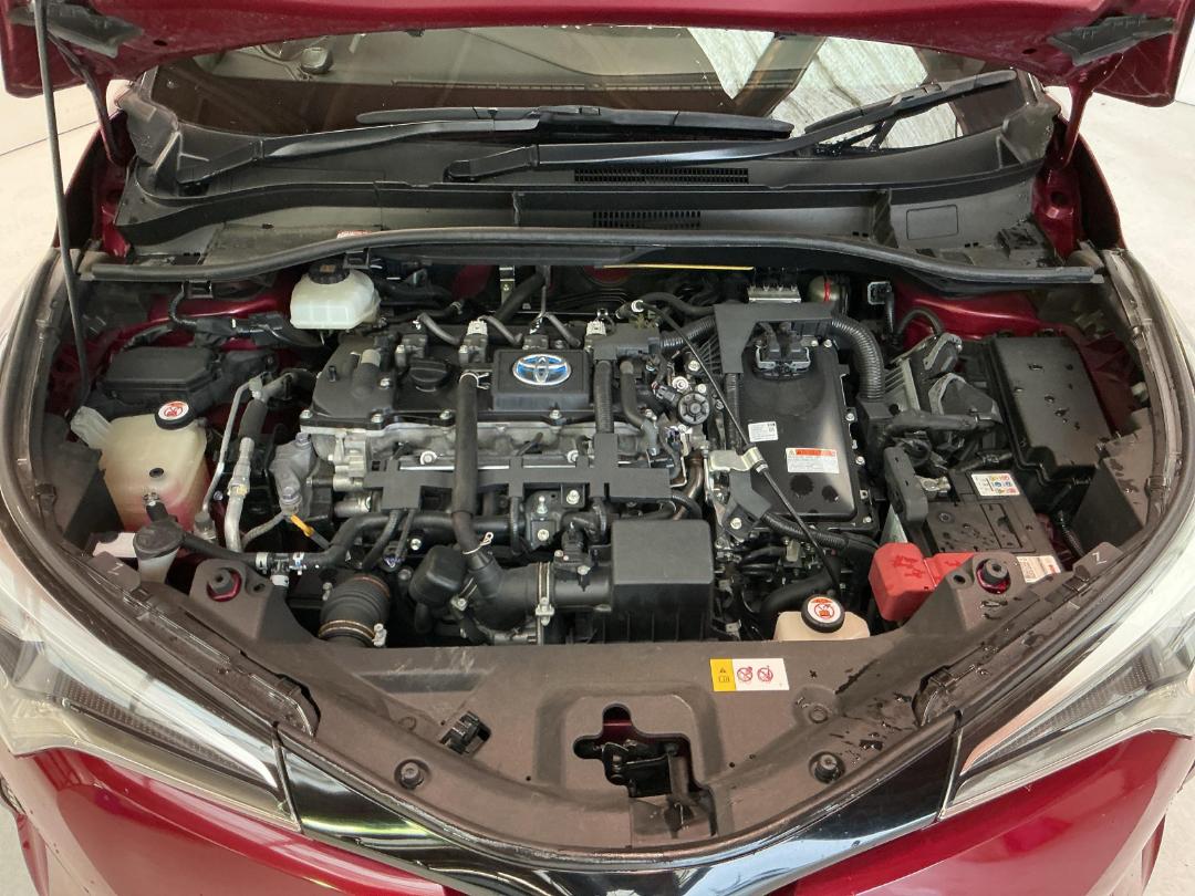 Photo '13' of Toyota C-HR