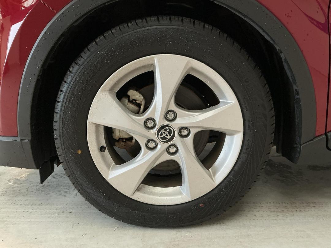 Photo '10' of Toyota C-HR