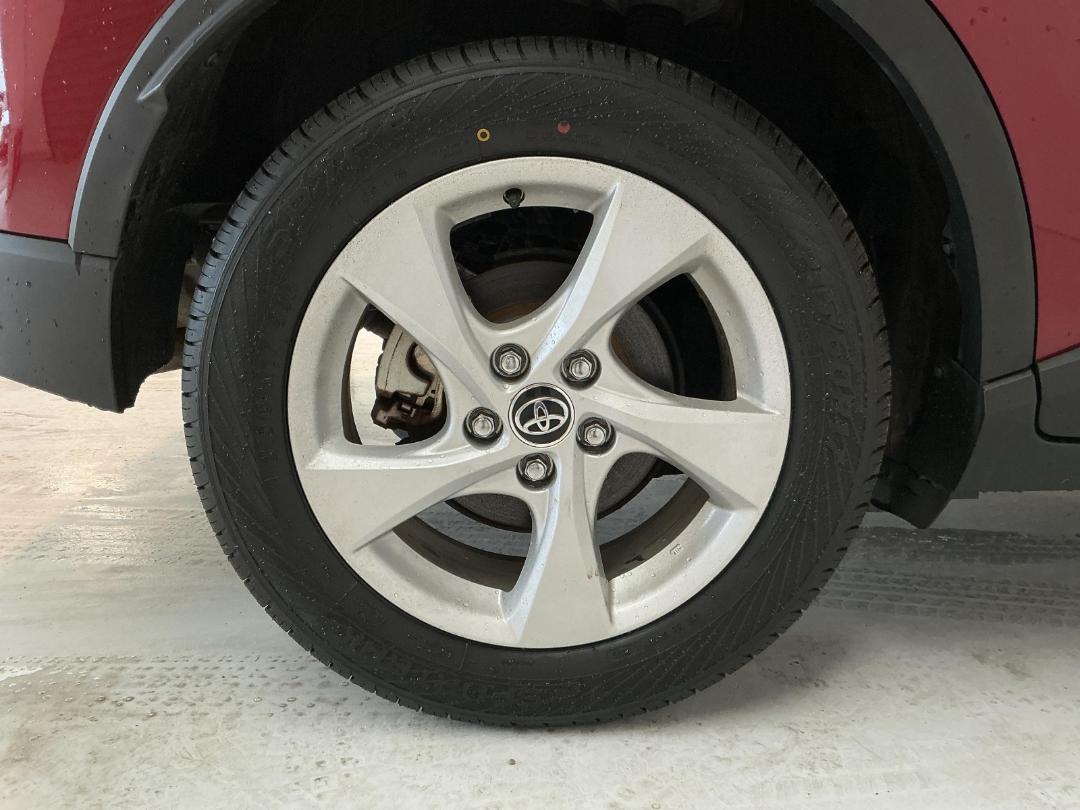 Photo '12' of Toyota C-HR