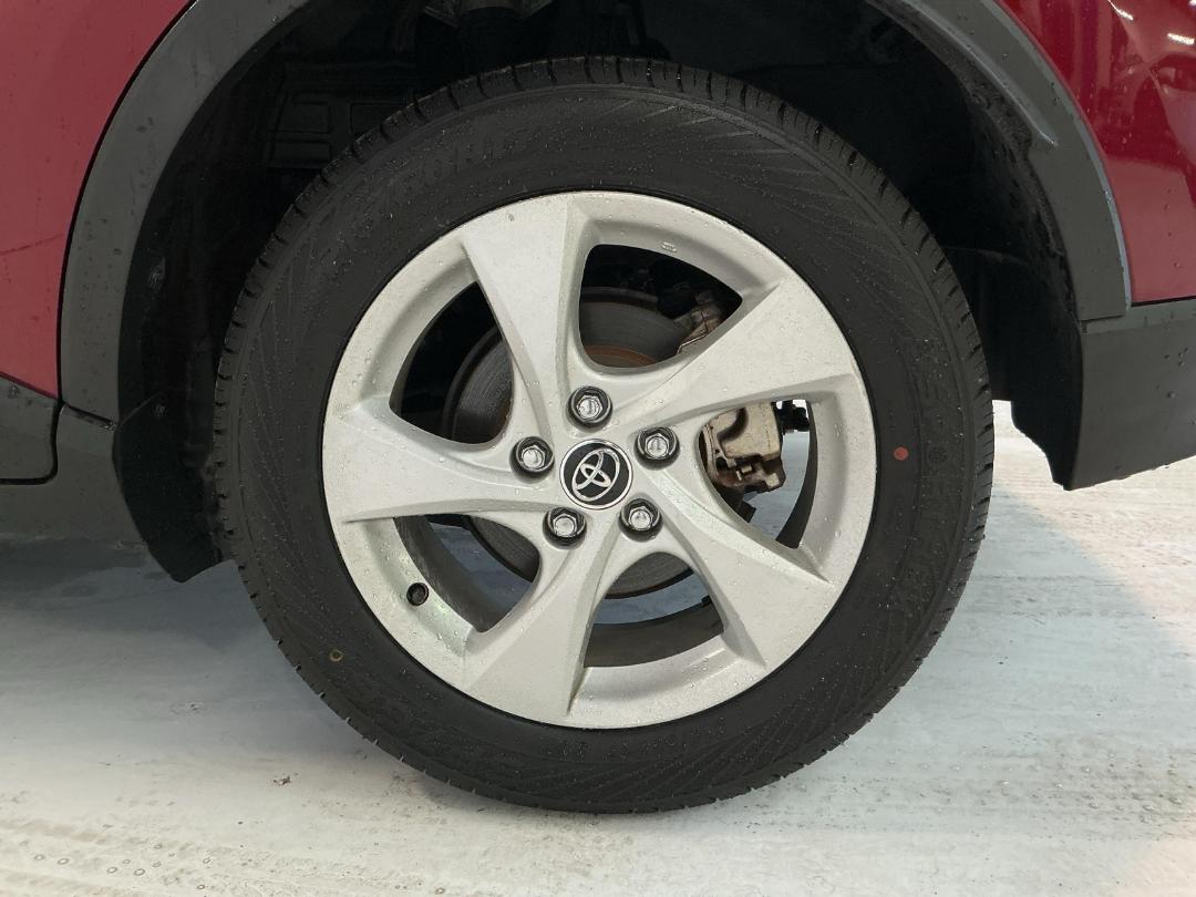 Photo '11' of Toyota C-HR