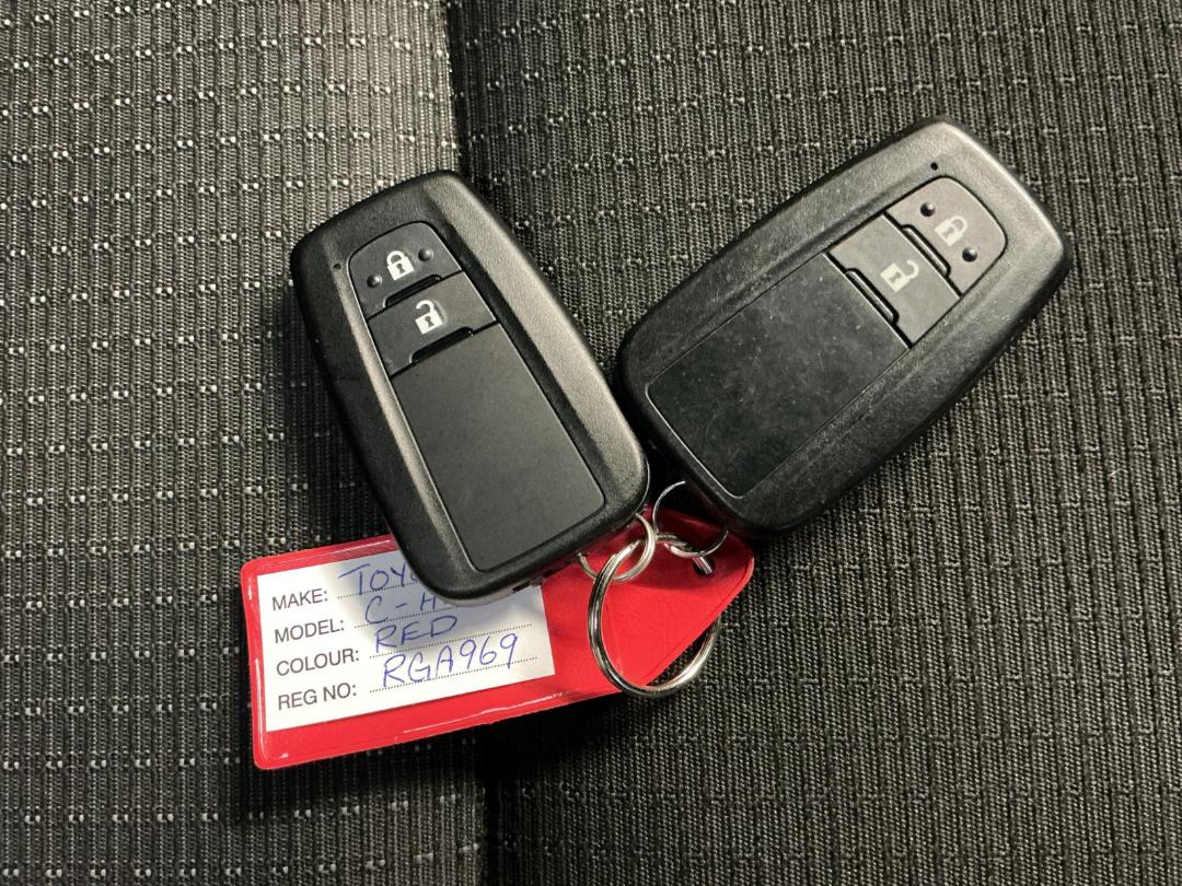 Photo '22' of Toyota C-HR