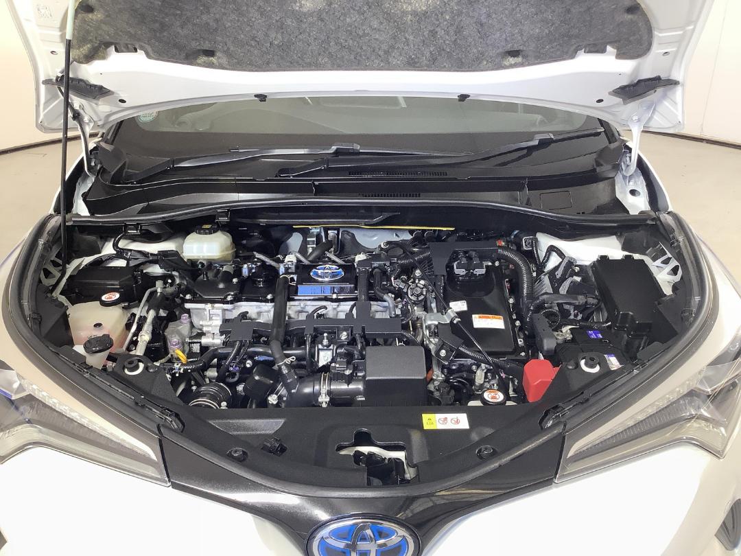 Photo '13' of Toyota C-HR