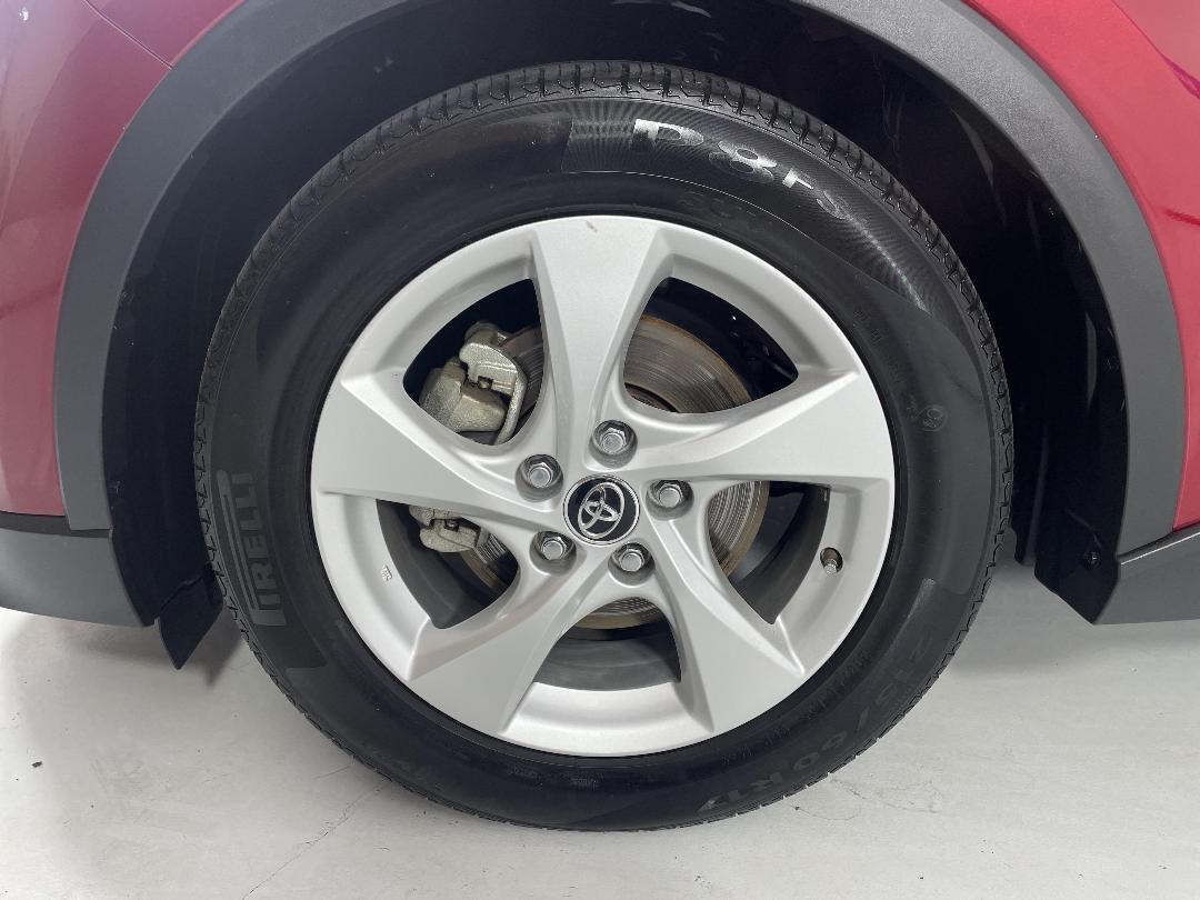 Photo '10' of Toyota C-HR