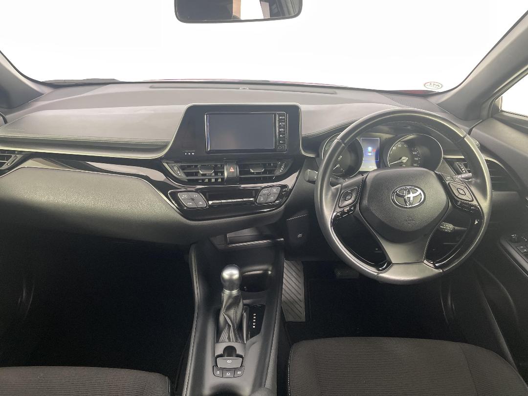 Photo '17' of Toyota C-HR