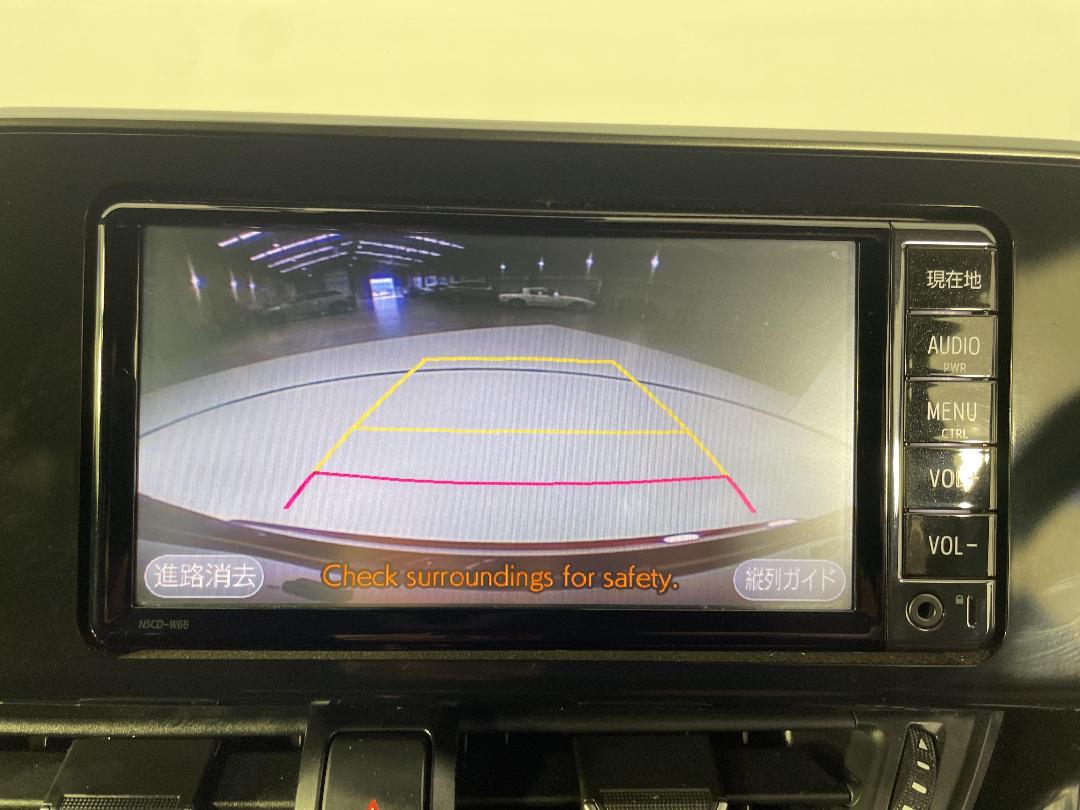 Photo '27' of Toyota C-HR