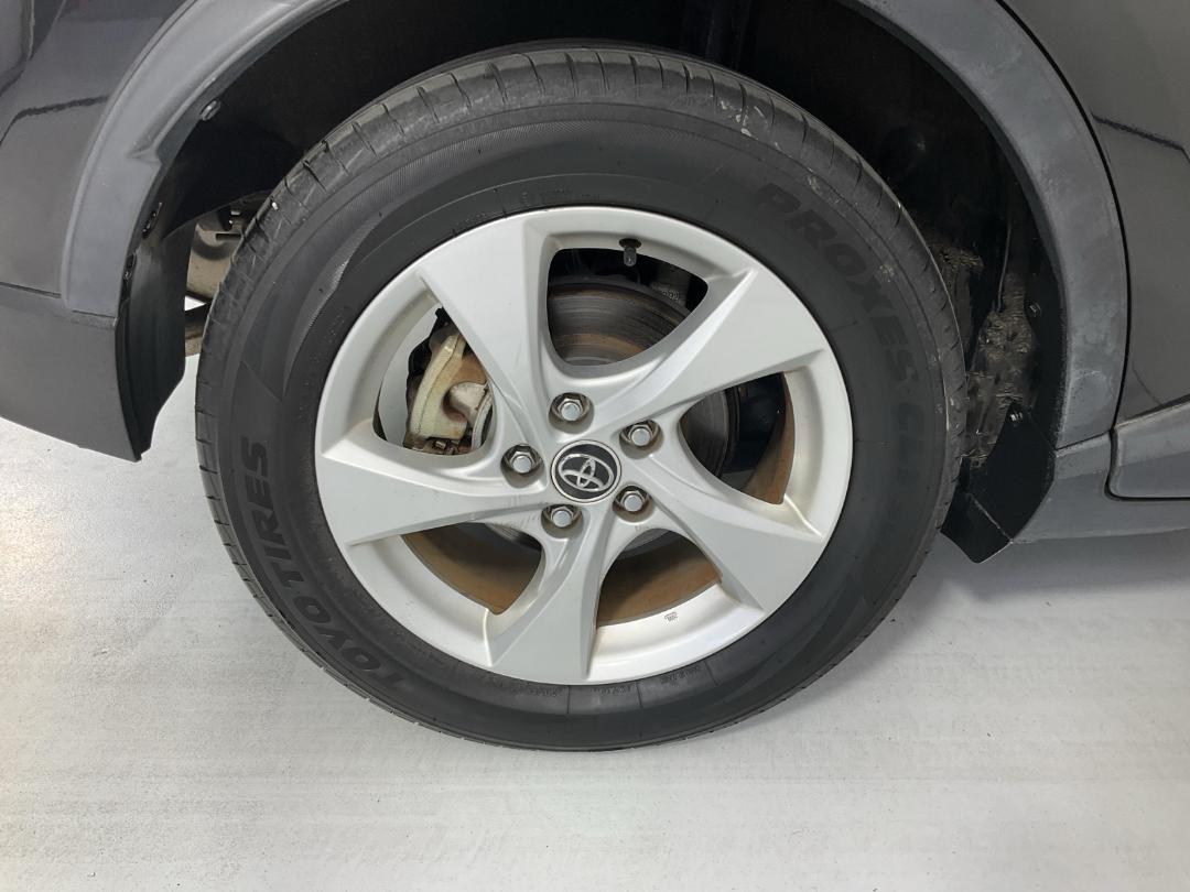 Photo '12' of Toyota C-HR