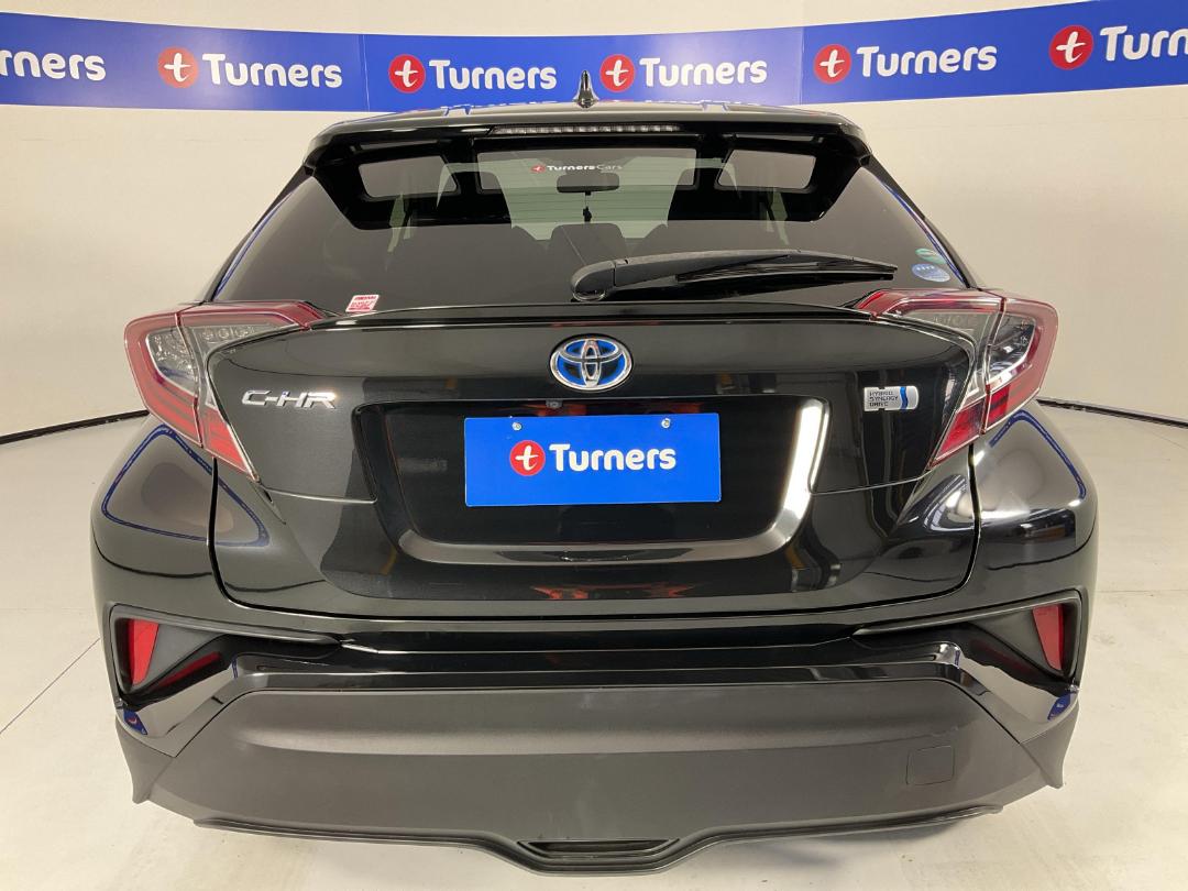 Photo '6' of Toyota C-HR