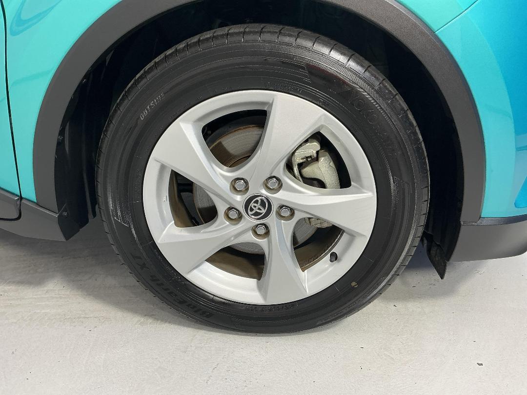 Photo '9' of Toyota C-HR Photo '9' of Toyota C-HR