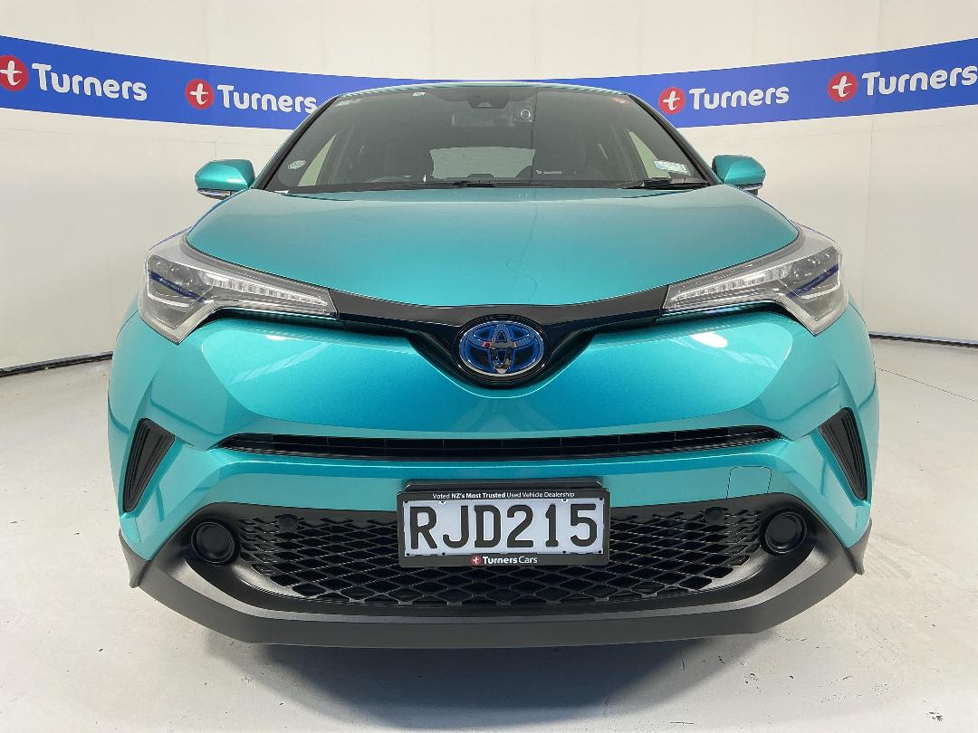 Photo '2' of Toyota C-HR Photo '2' of Toyota C-HR