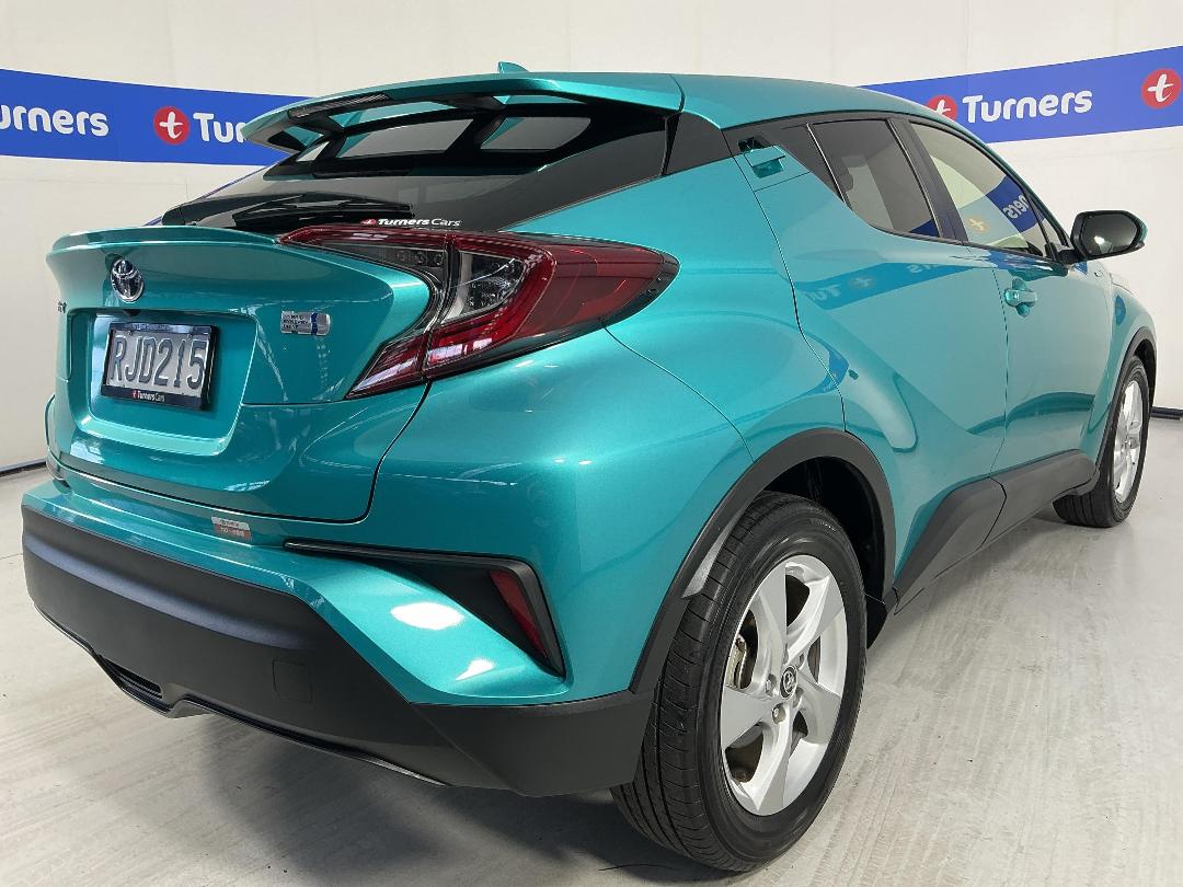 Photo '7' of Toyota C-HR Photo '7' of Toyota C-HR